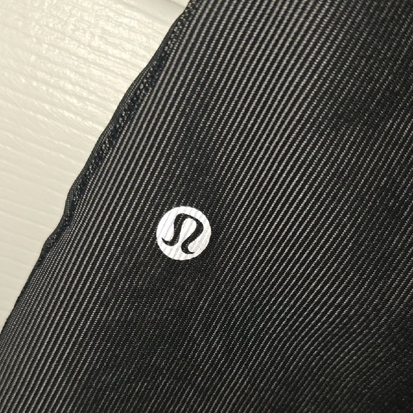 Lululemom Base Pase Size 6 25" EUC - Picture 5 of 7